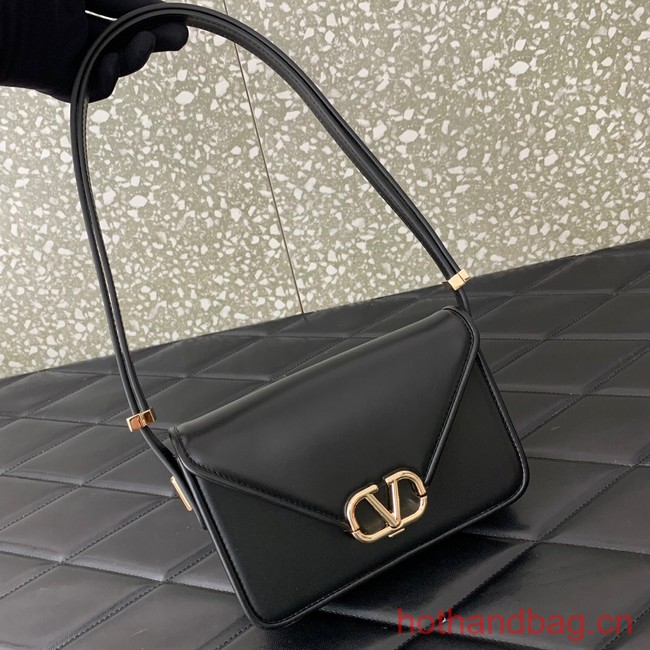 VALENTINO GARAVANI LETTER SMALL BAG 0M59 BLACK