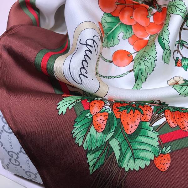 Gucci Scarf GUC00373