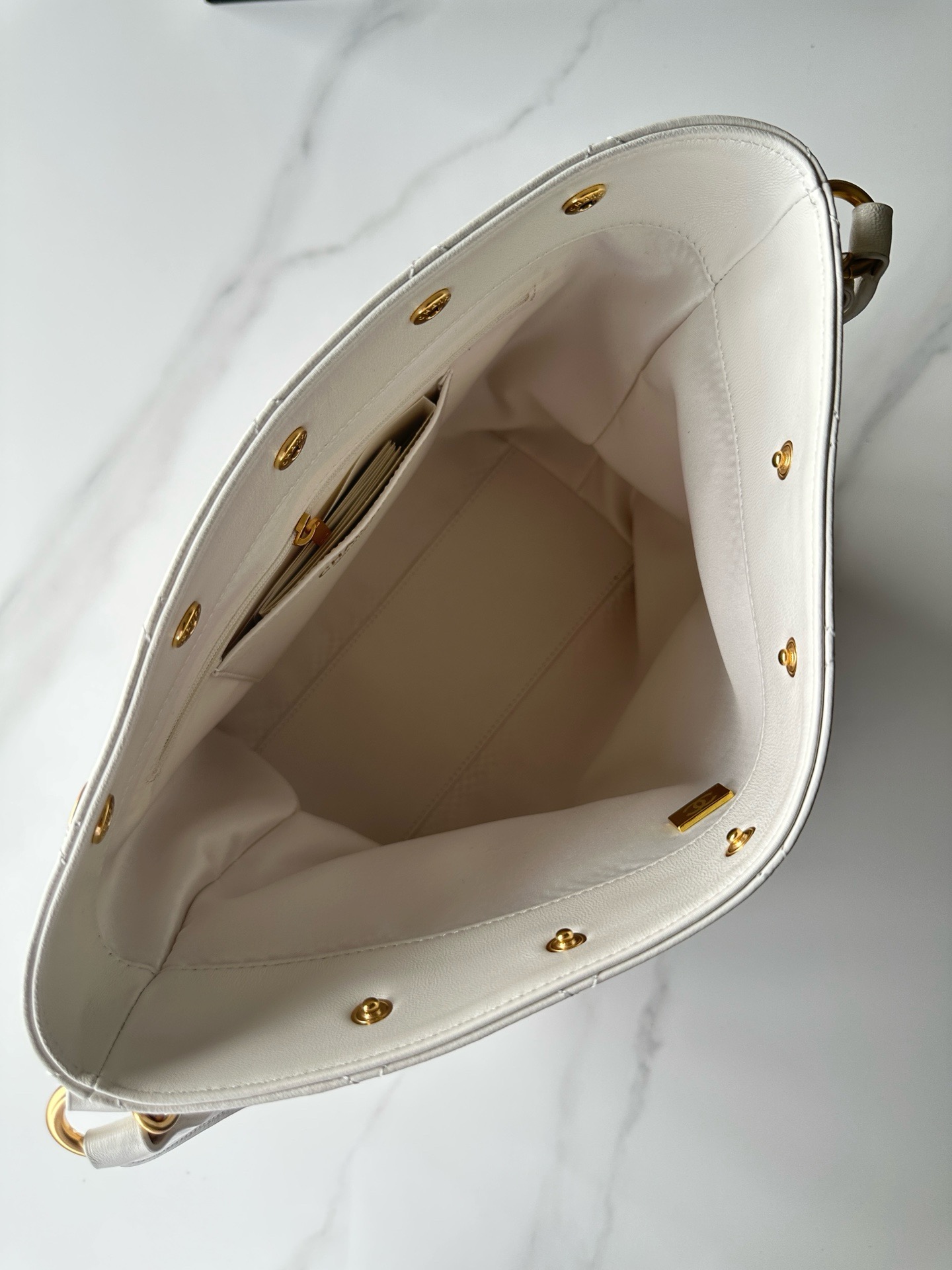 Chanel LARGE BUCKET BAG AS5406 white