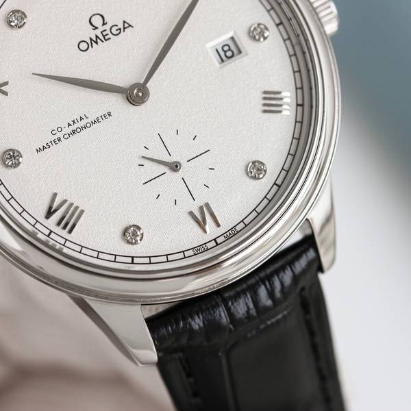 Omega Watch OMW00883