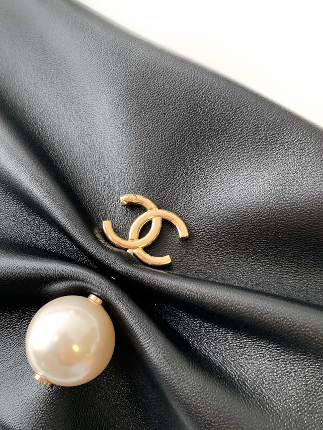 Chanel CLUTCH WITH CHAIN AP4613 black