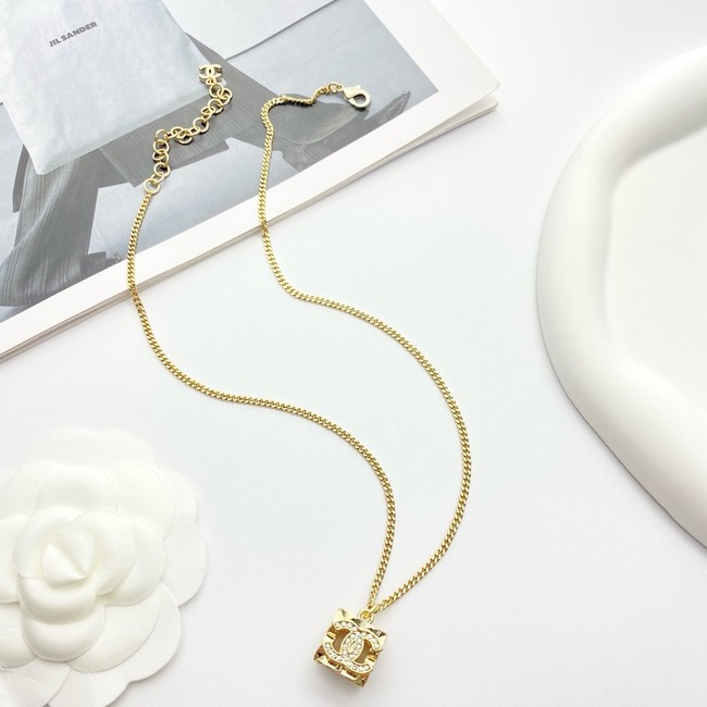 Chanel necklace CE16584
