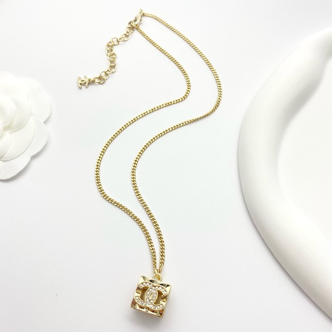 Chanel necklace CE16584