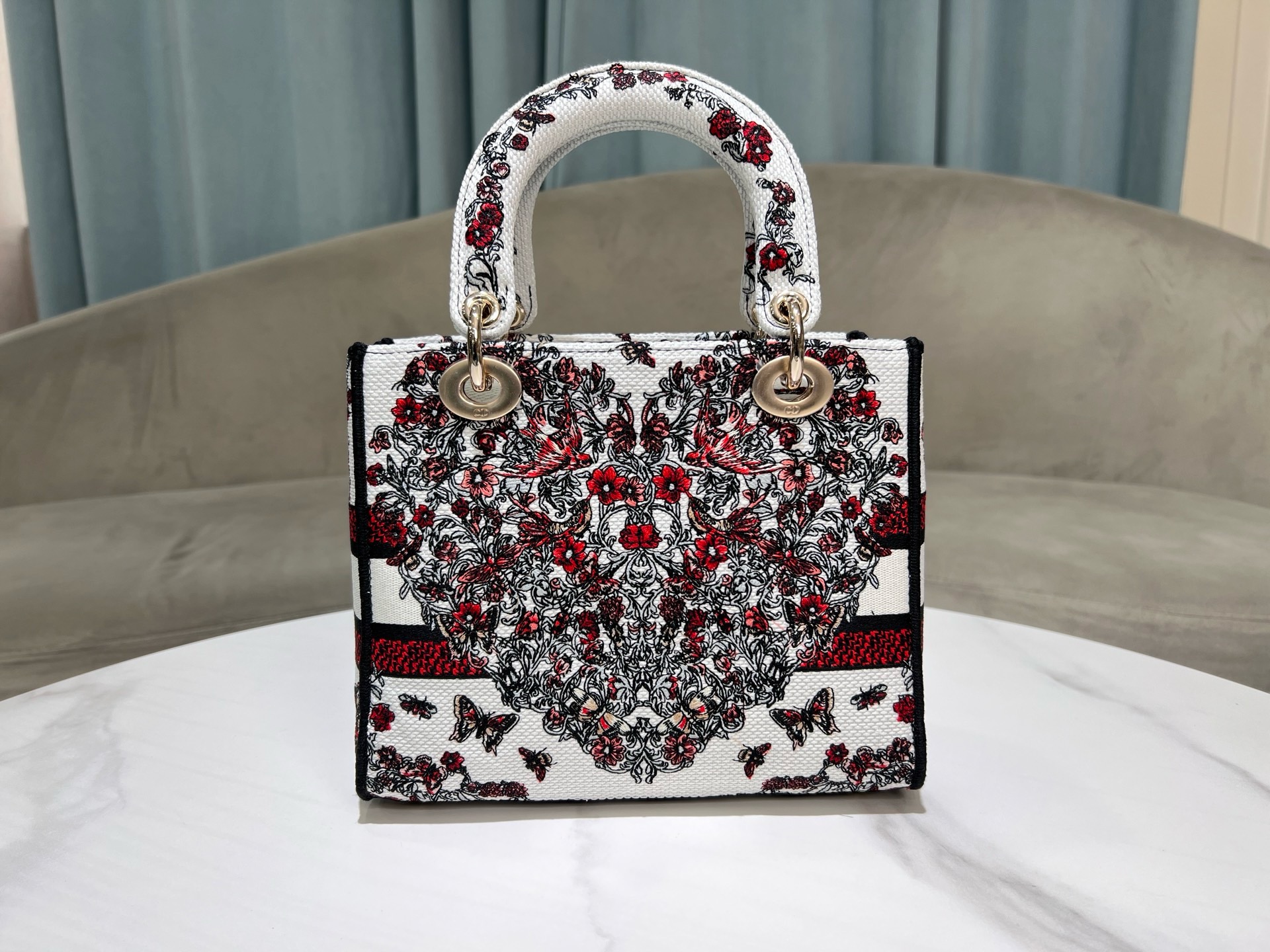 Dior Medium Lady D-Lite Bag Embroidery M0565OECZ-21