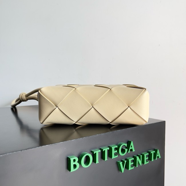 Bottega Veneta Intrecciato Concert Pouch D794258 Cream