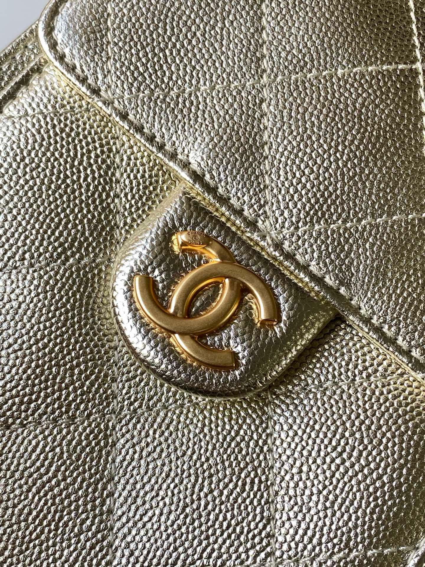 CHANEL 25 SMALL HANDBAG AS5293 Gold