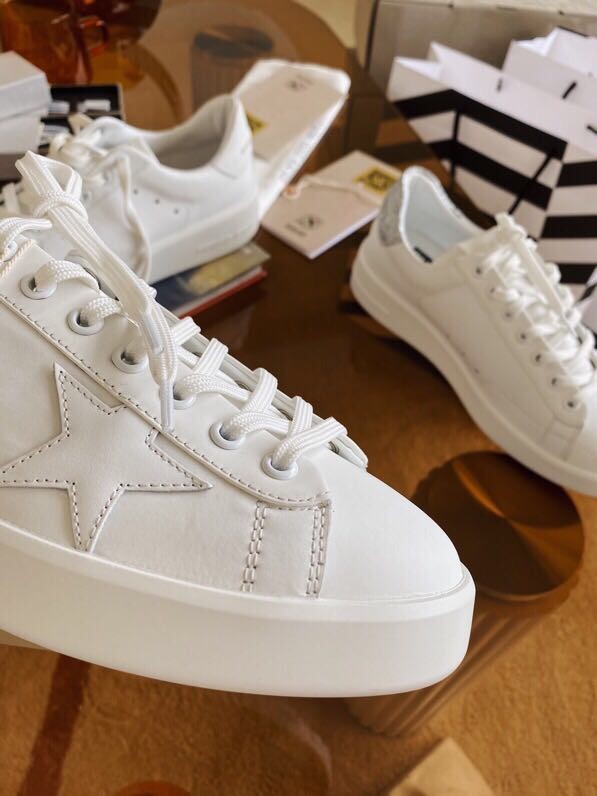 GOLDEN GOOSE DELUXE BRAND Flat shoes 45016-2