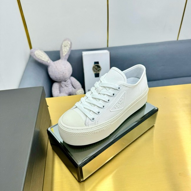 Chanel Downtown Bold leather sneakers 45033-2