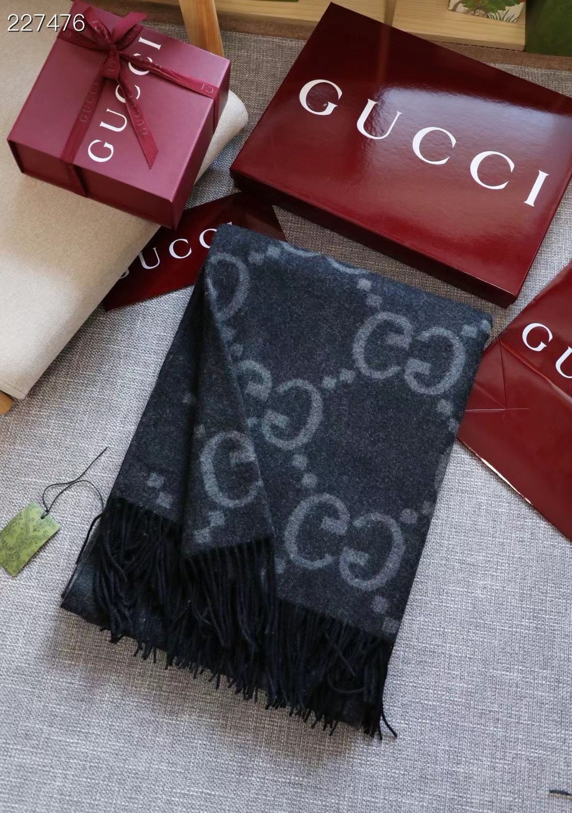 Gucci Cape Double-sided cashmere GG35924