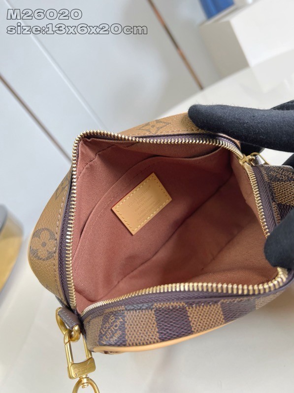 Louis Vuitton Trocadero Wearable Wallet M26020