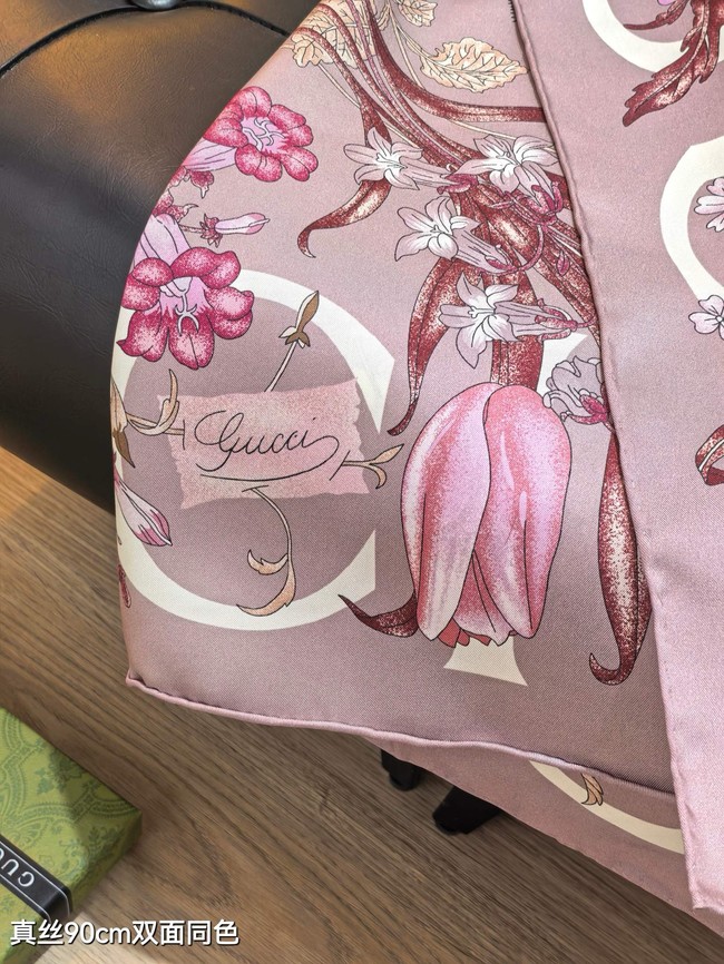 Gucci Shawl Cashmere and Silk Jacquard KY117