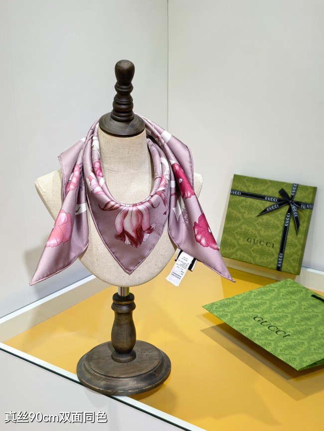 Gucci Shawl Cashmere and Silk Jacquard KY117