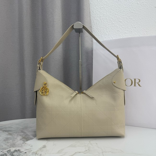 Medium Dior Voyage Bag Powder Beige Flat Macrocannage Grained Calfskin M2846UJ