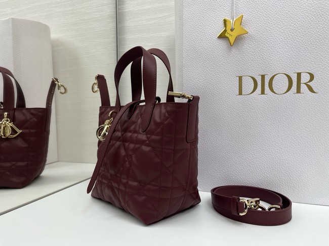 Small Dior Toujours Vertical Tote Bag Macrocannage Crinkled Calfskin M2835 burgundy