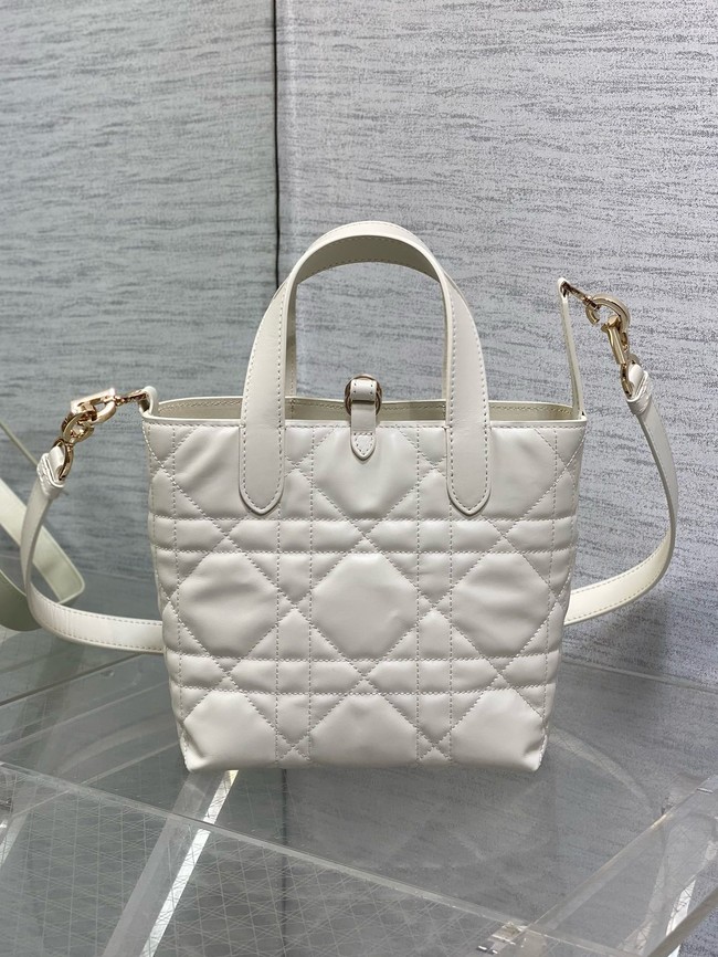 Small Dior Toujours Vertical Tote Bag Macrocannage Crinkled Calfskin M2835 white
