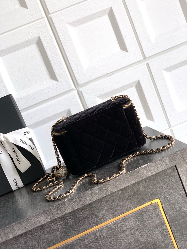 CHANEL velvet Vanity with Chain AP3940 black