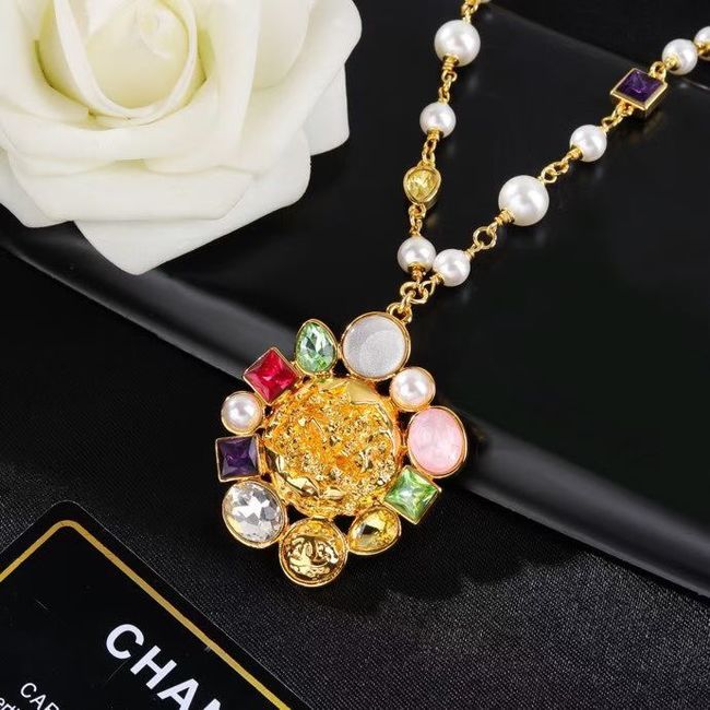 Chanel necklace CE82010