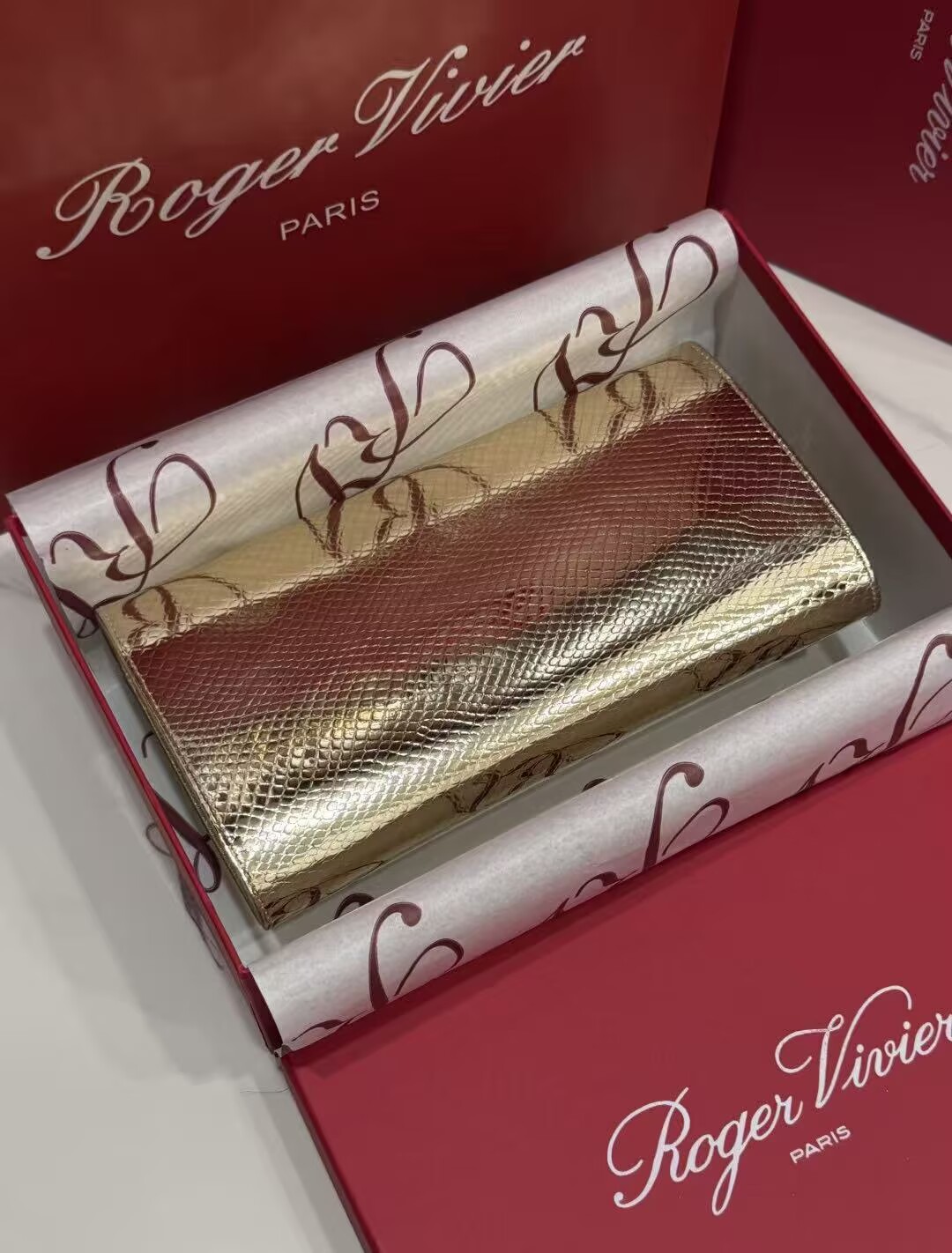 Roger Vivier Clutch Handbag V30260 Gold Roger Vivier Clutch Handbag V30260 Gold