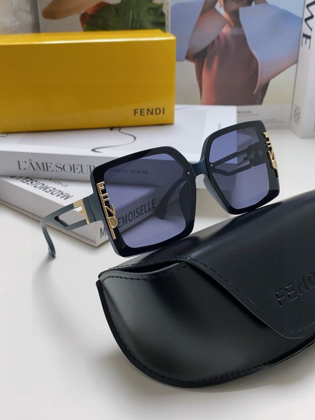 Fendi Sunglasses 821538-2
