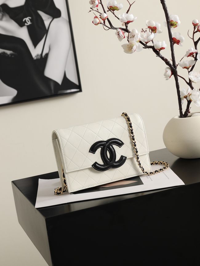 CHANEL Wallet on Chain AP5455 white&black