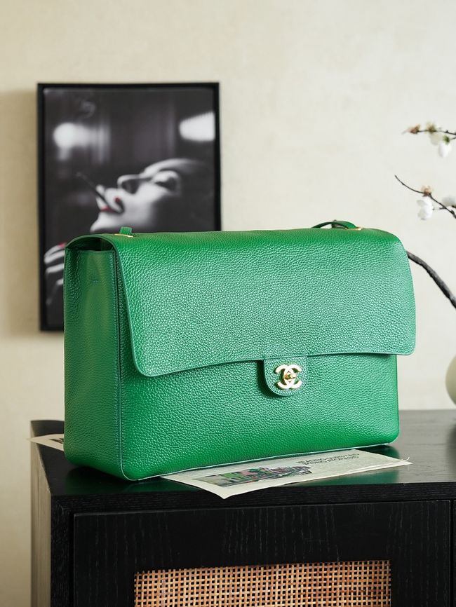 Chanel SPRING SUMMER MAXI FLAP BAG AS6233 green
