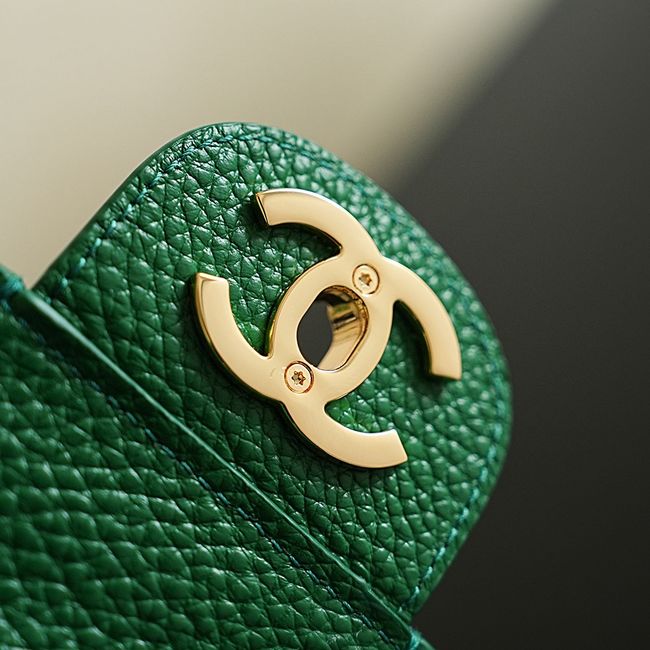 Chanel SPRING SUMMER MAXI FLAP BAG AS6233 green