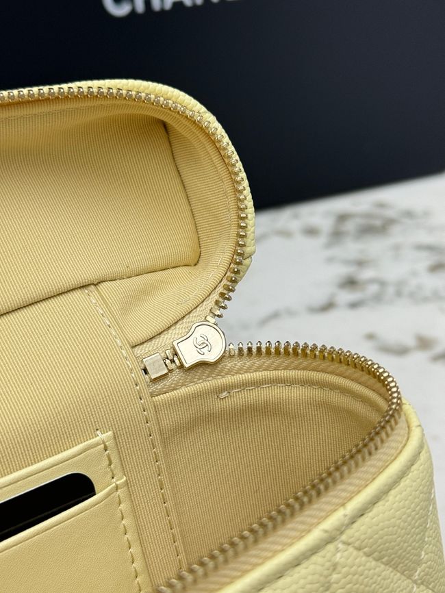 Chanel CLUTCH WITH CHAIN AP4385 yellow