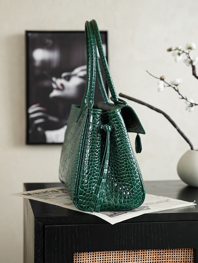 Chanel Crocodile Embossed Shopping Bag AS6428 dark green Chanel Crocodile Embossed Shopping Bag AS6428 dark green