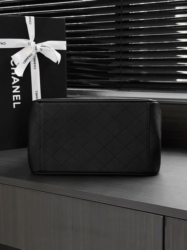 Chanel Small Shopping Bag AS6200 black
