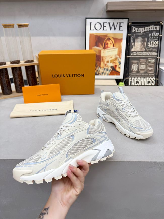 Louis Vuitton Tatic Runner Sneaker 1AKC4L-5