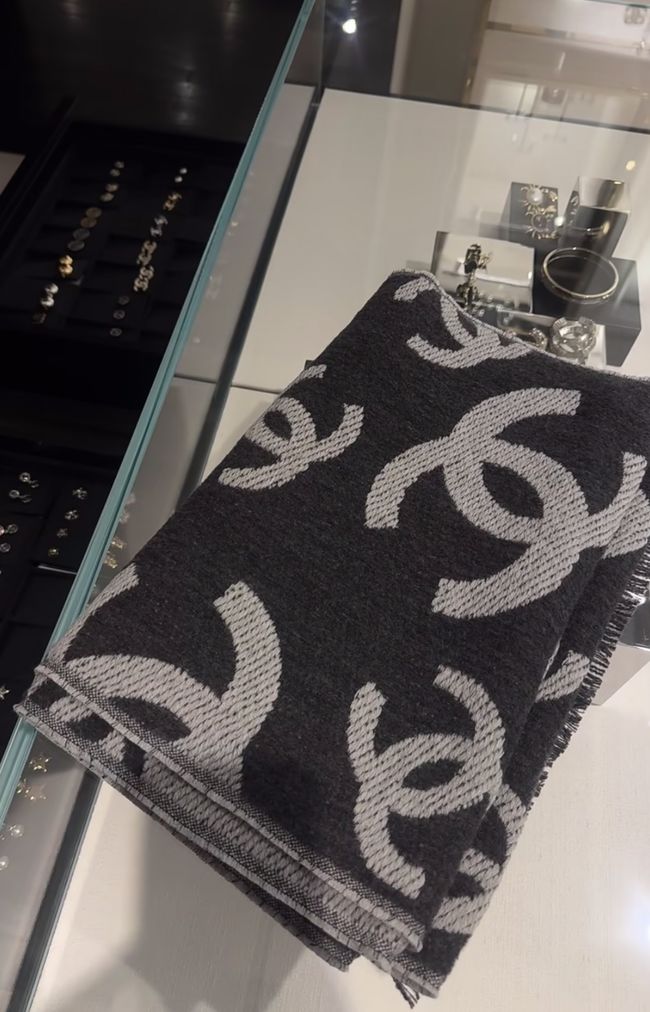 Chanel Cashmere Scarf AAC079-1