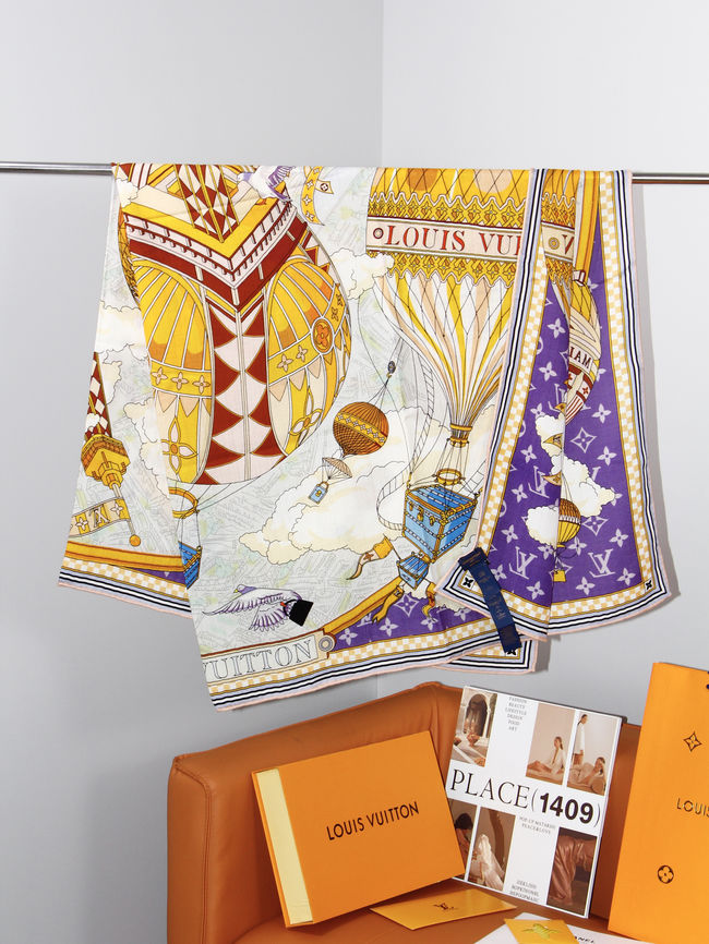 Louis Vuitton Monogram Shine Shawl M9A254-3