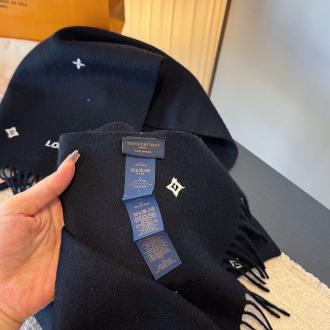 Louis Vuitton New Forevergram Scarf M9A255-2