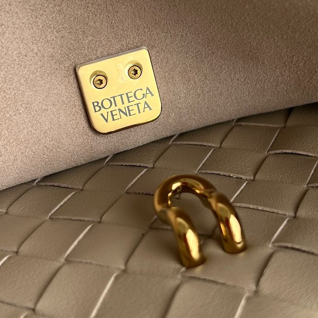 Bottega Veneta Small Andiamo P5678 Brass finish Bottega Veneta Small Andiamo P5678 Brass finish