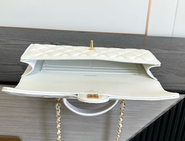 Chanel Clutch with chain AP5280 white Chanel Clutch with chain AP5280 white
