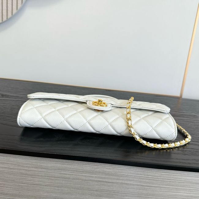 Chanel Clutch with chain AP5280 white Chanel Clutch with chain AP5280 white