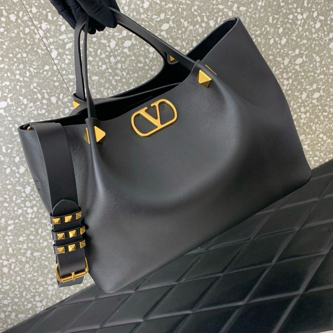 VALENTINO Medium Sheepskin Shoulder Bag 0112L black VALENTINO Medium Sheepskin Shoulder Bag 0112L black