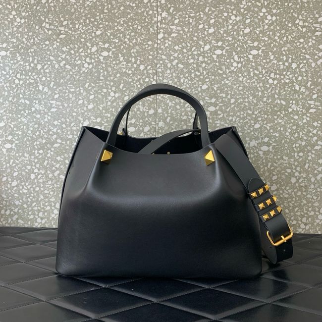 VALENTINO Medium Sheepskin Shoulder Bag 0112L black VALENTINO Medium Sheepskin Shoulder Bag 0112L black