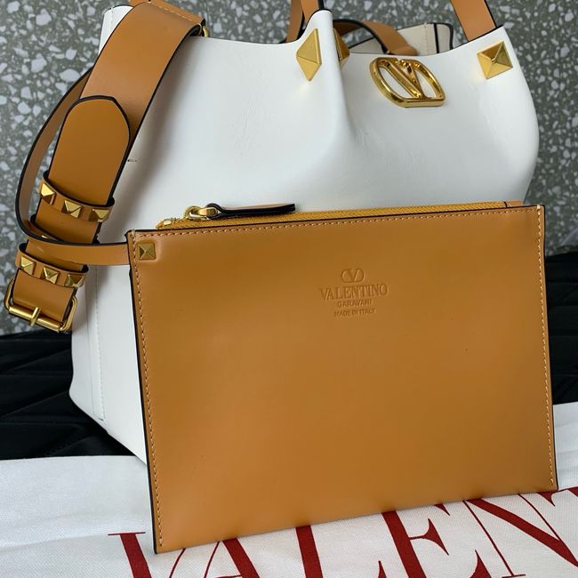 VALENTINO Medium Sheepskin Shoulder Bag 0112L white&brown VALENTINO Medium Sheepskin Shoulder Bag 0112L white&brown