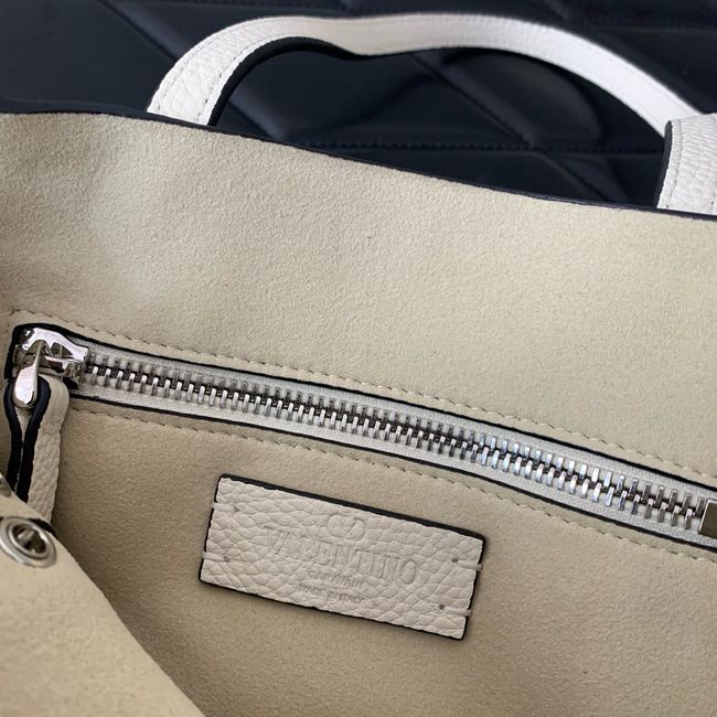 VALENTINO NELLCOTE small Calfskin Handbag WB0R78 White VALENTINO NELLCOTE small Calfskin Handbag WB0R78 White