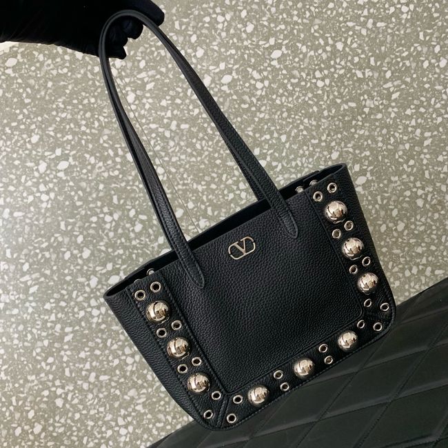 VALENTINO NELLCOTE small Calfskin Handbag WB0R78 black VALENTINO NELLCOTE small Calfskin Handbag WB0R78 black