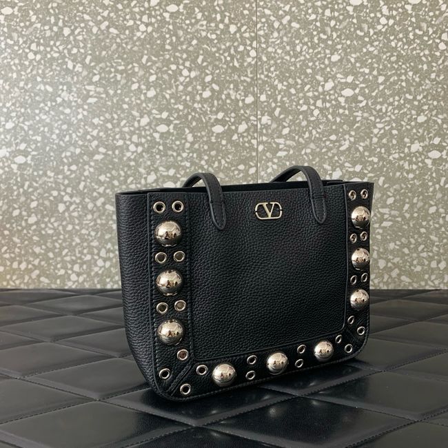 VALENTINO NELLCOTE small Calfskin Handbag WB0R78 black VALENTINO NELLCOTE small Calfskin Handbag WB0R78 black