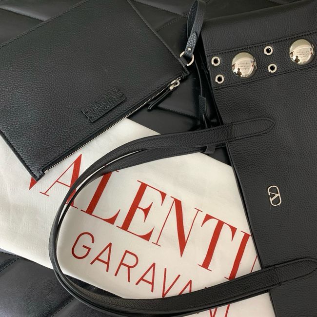 VALENTINO NELLCOTE Medium Calfskin Handbag WB0R79 BLACK VALENTINO NELLCOTE Medium Calfskin Handbag WB0R79 BLACK