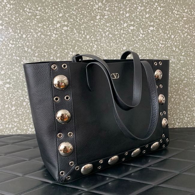 VALENTINO NELLCOTE Medium Calfskin Handbag WB0R79 BLACK VALENTINO NELLCOTE Medium Calfskin Handbag WB0R79 BLACK