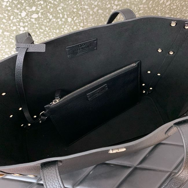 VALENTINO NELLCOTE Medium Calfskin Handbag WB0R79 BLACK VALENTINO NELLCOTE Medium Calfskin Handbag WB0R79 BLACK