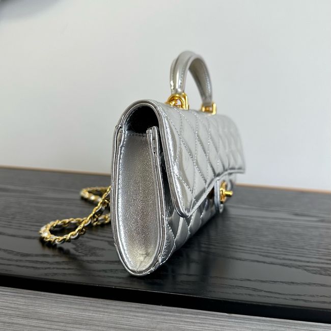 Chanel Clutch with chain Sheepskin AP5280 Silver Chanel Clutch with chain Sheepskin AP5280 Silver