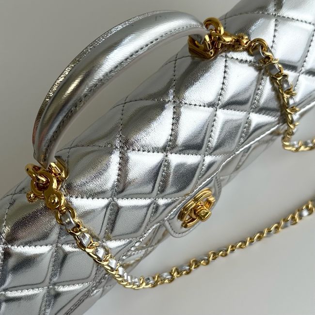 Chanel Clutch with chain Sheepskin AP5280 Silver Chanel Clutch with chain Sheepskin AP5280 Silver