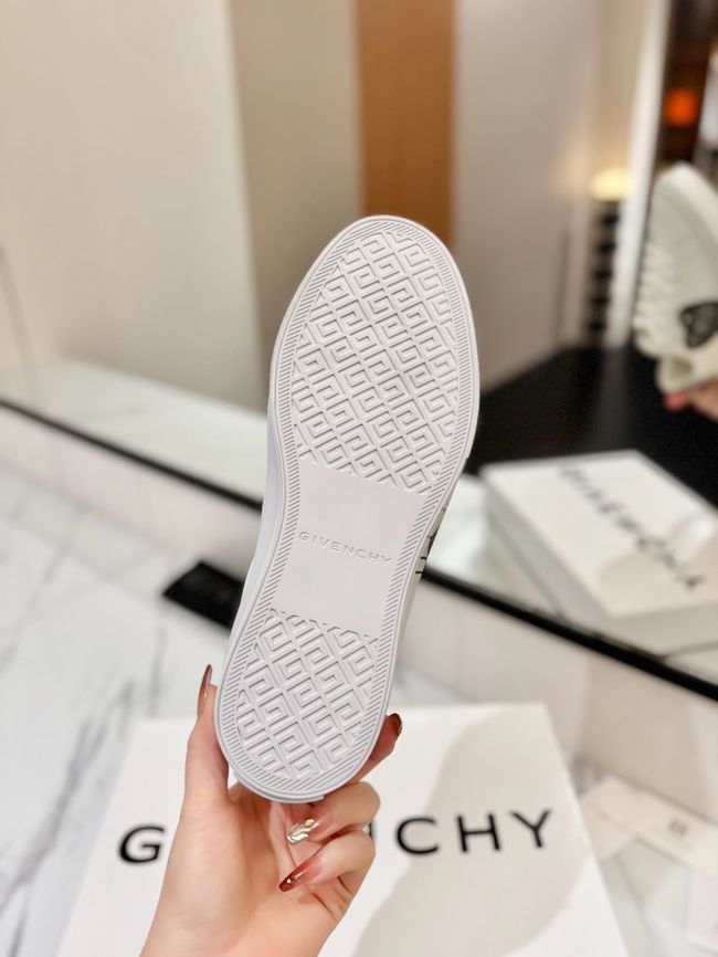 Givenchy flats 64241-10