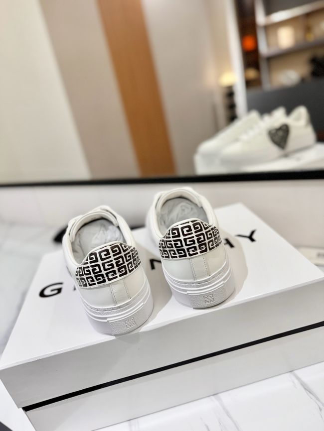 Givenchy flats 64241-10