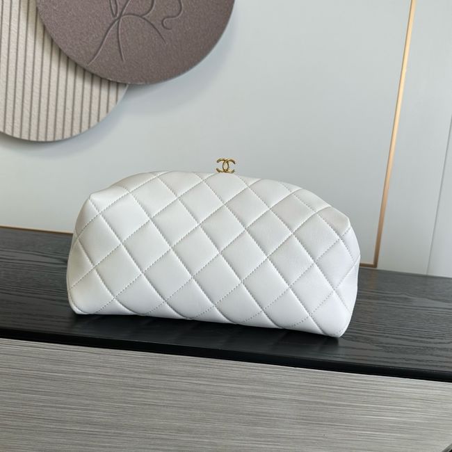 Chanel Clutch with chain Lambskin AP5252 white Chanel Clutch with chain Lambskin AP5252 white